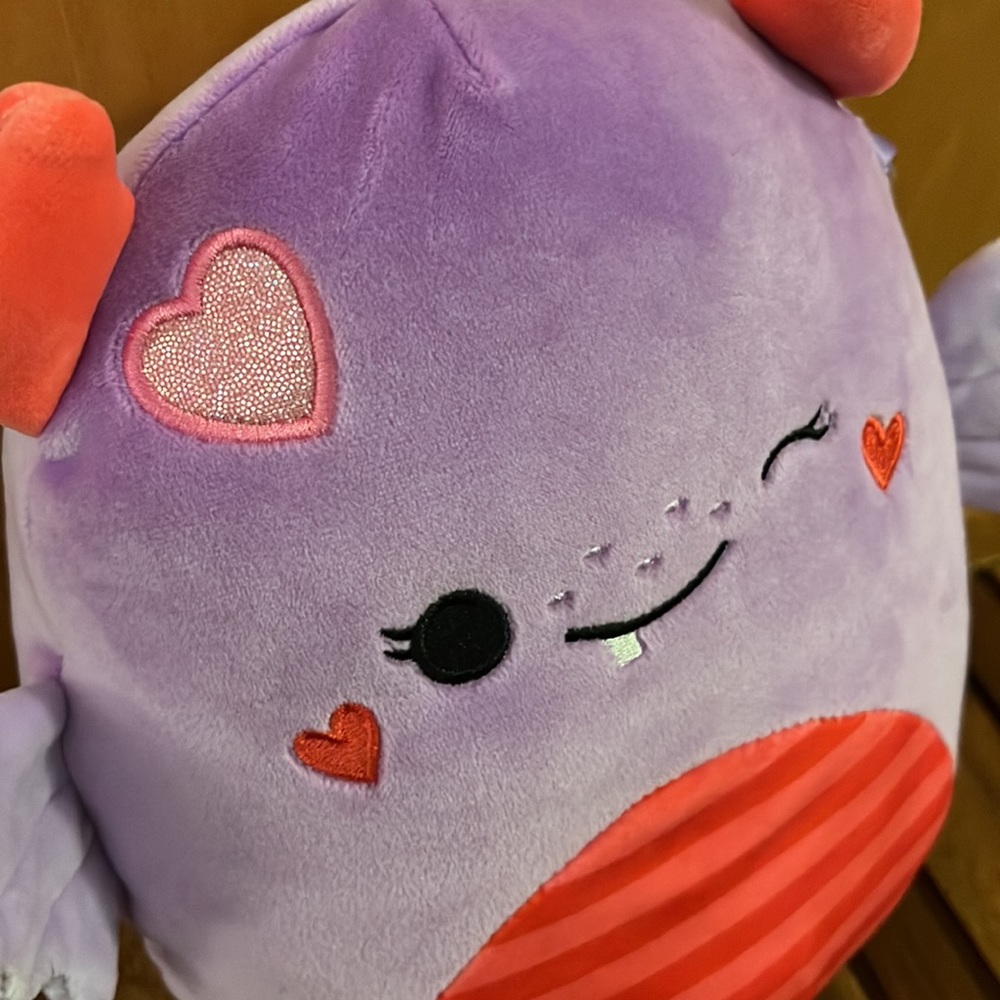 🛍️ NWT 8” Atwater the Monster Alien Valentine’s Day edition Squishmallow heart - Picture 4 of 7